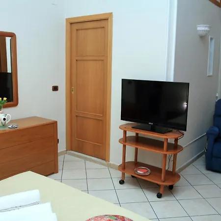 Bed & Breakfast Mitilini Station