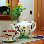 Couette-café Mitilini Station 4*