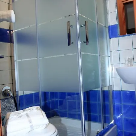 Mitilini Station فندق مبيت وإفطار 4*