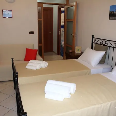 Bed and Breakfast Mitilini Station