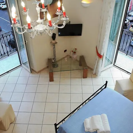 Mitilini Station Oda ve Kahvaltı